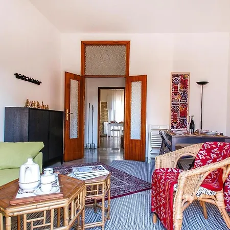 Lovely In With Kitchen Apartman