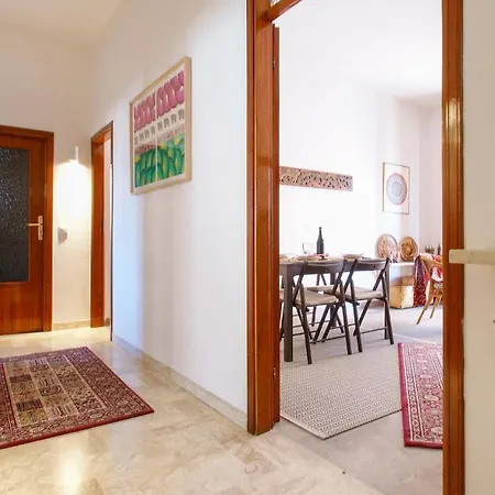 Lovely In With Kitchen 아파트 *