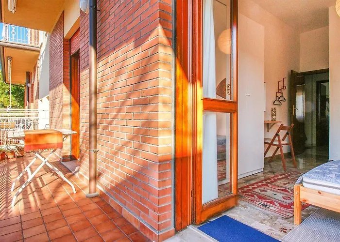 アパート Lovely In With Kitchen *