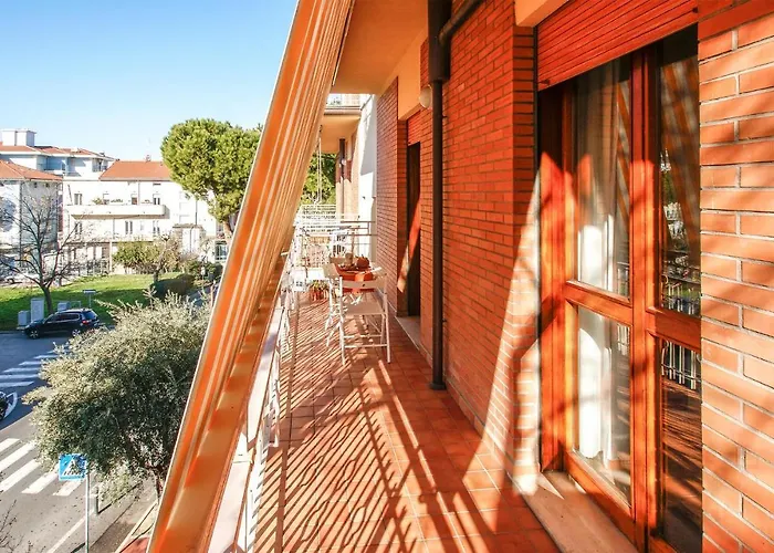 Lovely In With Kitchen リミニ